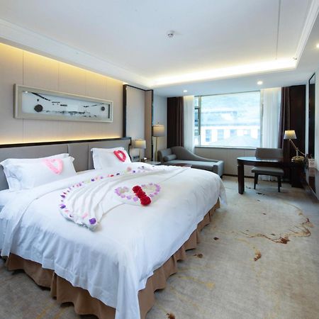 Shenzhen Silver Lake Conference Center Hotel Екстериор снимка