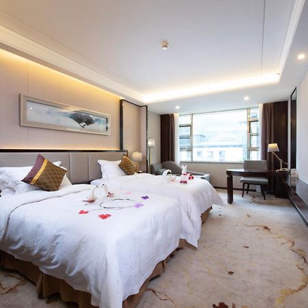 Shenzhen Silver Lake Conference Center Hotel Екстериор снимка